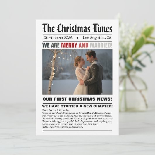 Pas getrouwd van onze eerste kerstkrantenfoto feestdagenkaart (Staand voorkant)