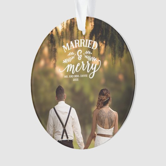 Pas getrouwd voor huwelijksfeestdagen en prettige  ornament (voorkant)