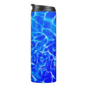 Pas het Wit Manuscript van de Verticale Naam, Blau Thermosbeker (Geroteerd rechts)