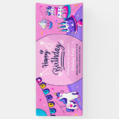 Pas Hispanic Meisje Verjaardagsfeestviering aan Spandoek (Verticaal)