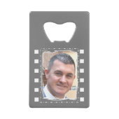 Pas met 2 foto's grijs en wit aan creditkaart flessenopener (Voorkant)