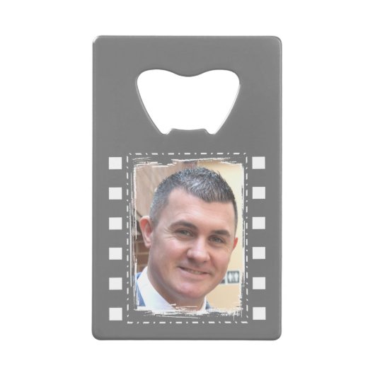 Pas met 2 foto's grijs en wit aan creditkaart flessenopener (Voorkant)