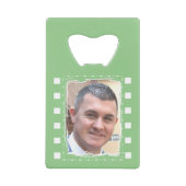 Pas met 2 foto's groen en wit aan creditkaart flessenopener (Voorkant)