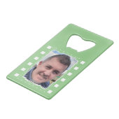 Pas met 2 foto's groen en wit aan creditkaart flessenopener (Achterkant Gekanteld)