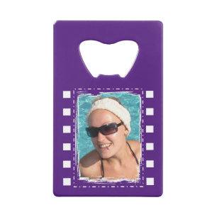 Pas met 2 foto's paars en wit aan creditkaart flessenopener