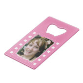 Pas met 2 foto's roze en wit aan creditkaart flessenopener (Achterkant Gekanteld)