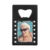 Pas met 2 foto's zwart-wit aan creditkaart flessenopener (Voorkant)