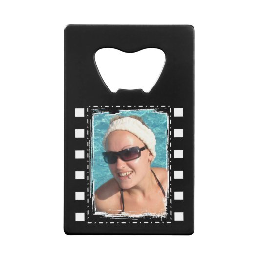 Pas met 2 foto's zwart-wit aan creditkaart flessenopener (Voorkant)