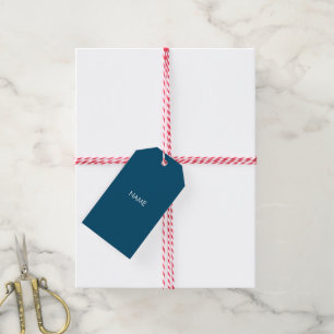 Pas met naam, tekst minimalistisch blauw wit aan cadeaulabel