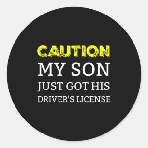 Pas op mijn zoon heeft net zijn rijbewijs gehaald ronde sticker