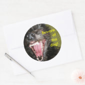 Pas op voor de hond ronde sticker (Envelop)