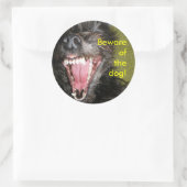Pas op voor de hond ronde sticker (Tas)