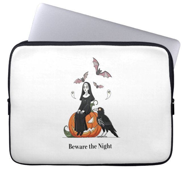 Pas op voor de Night Spooky Nun Laptop Sleeve (Voorkant)