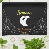 Pas op voor een moderne, minimale ghost Halloween- Theedoek (Gevouwen)