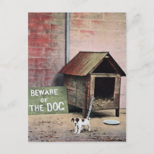 Pas op voor het bord van de hond met een kleine ho briefkaart