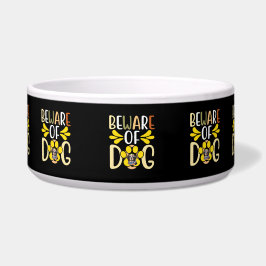 Pas op voor honden voerbakje