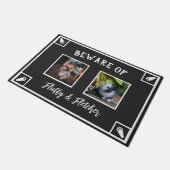 Pas op voor Pet Rabbit Names - Twee foto's Deurmat (Schuin)