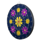 Pas paarse gele bloemen aan op donkerblauw dartbord (Voorkant Rechts)