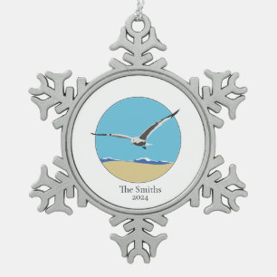 Pas Zee Gull vliegen over zand en strand Tin Sneeuwvlok Ornament