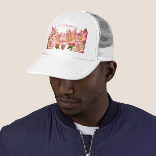 Pasen Bonnet: Floral Photography Pink Easter Lily Trucker Pet (In situ)