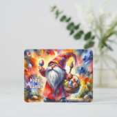 Pasen Gnoom met Kleurrijk Ei in de hand - Feestdagenkaart (Staand voorkant)