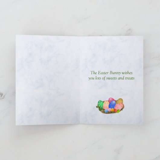 Pasen. Grote kleindochter. Konijn, eieren, vlinder Feestdagen Kaart (Binnen)