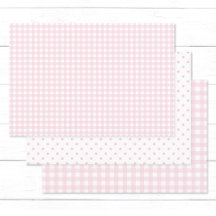 Pasen met cadeautjes met landkaart. Baby Roze