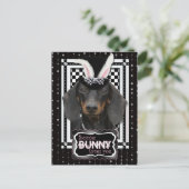 Pasen - Some Bunny Loves You - Teckel Feestdagenkaart (Staand voorkant)