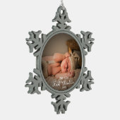 Pasgeboren Baby eerste kerstfoto Tin Sneeuwvlok Ornament (Links)