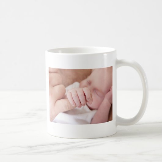 pasgeboren baby met vingers koffiemok (Rechts)