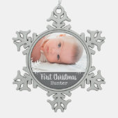 Pasgeboren eerste kerstfoto Dark Grey Snow Tin Sneeuwvlok Ornament (Voorkant)