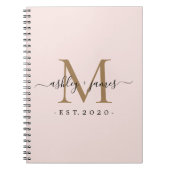 Pasgetrouwd Mijn Vrouw Monogram Jaar Goud Roze Notitieboek (Voorkant)