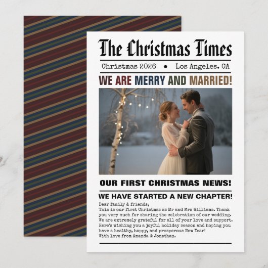 Pasgetrouwd Onze Eerste Kerst Krant Stijl Foto Feestdagenkaart (Voorkant / Achterkant)