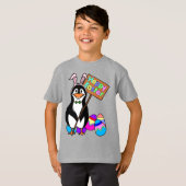 Paspent Pinguïn met gekleurde eieren T-shirt (Voorkant volledig)