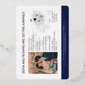 Paspoort Bruiloft Bestemming Gold Crest Monogram Folie Uitnodiging (Achterkant)