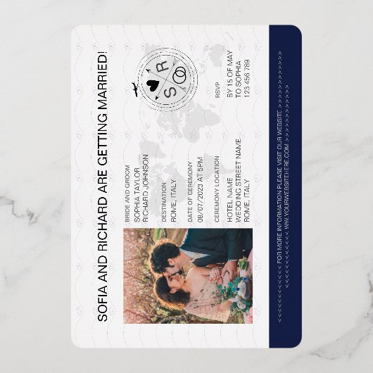 Paspoort Bruiloft Bestemming Gold Crest Monogram Folie Uitnodiging (Achterkant)