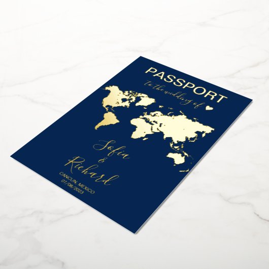 Paspoortbruiloft Bestemmingsgoudolie Wereldkaart Folie Uitnodiging (Gedraaid)