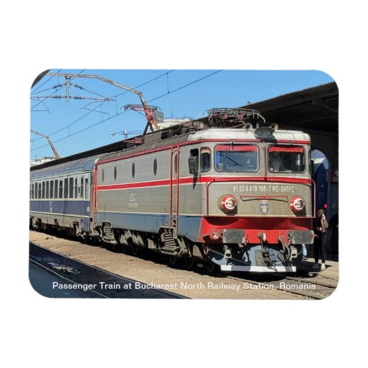 Passagierstrein op het treinstation van Boekarest  Magneet (Horizontaal)