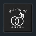 Passen getrouwd 2025 Bruid en bruidegom Weddingpla Magneet<br><div class="desc">Passen getrouwd 2025 bruid en bruidegom weddingplanners net getrouwd 2025 trouwringen matching paar</div>