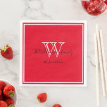 Passen getrouwd Gift Chic Script Naam Red Monogram Servet<br><div class="desc">Passen getrouwd cadeau chique script gepersonaliseerde familienaam rode monogrammed papieren dinerservetten. Een gepersonaliseerd wit monogram ontwerp met de achternaam en datum van de familie van de pasgetrouwde bruid en bruidegom, gedrukt in zwarte letters op een rijke rode achtergrond. Een uniek cadeau voor jonggehuwden. Heerlijk voor hun nieuwe leven samen. Ook...</div>