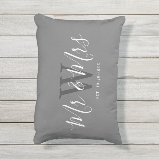 Passen getrouwd Mr. en Mrs Grey White Script Monog Buitenkussen (Achterkant (verticaal))