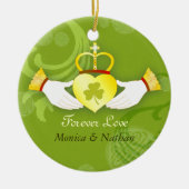 Passen getrouwd van het Ierse claddagh Ring Weddin Keramisch Ornament (Voorkant)