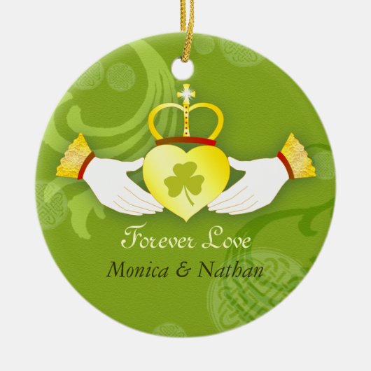 Passen getrouwd van het Ierse claddagh Ring Weddin Keramisch Ornament (Voorkant)