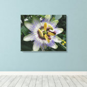 Passiebloem Canvasprint Canvas Afdruk (Insitu (Houten vloer))