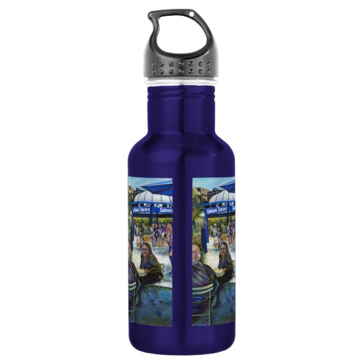 Passionate mensen die in het park spelen, NYC Waterfles (Achterkant)