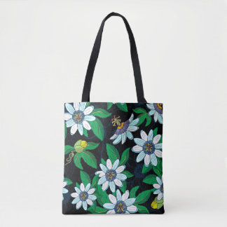 Passionbloem, passiflora op een zwarte achtergrond tote bag