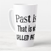 Past is Past: Latte Mok met een Punny Twist (Linkerhoek)