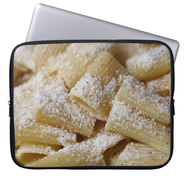Pasta met Parmesan Cheese Laptop Sleeve (Voorkant)