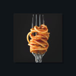 Pasta spun op een vork, Food Spaghetti Canvas Afdruk<br><div class="desc">Dit is een heerlijke pasta met een lichte rode saus op een zilveren vork klaar voor een grote beet voor de voedselliefhebber of de foodie in je leven. JA.</div>