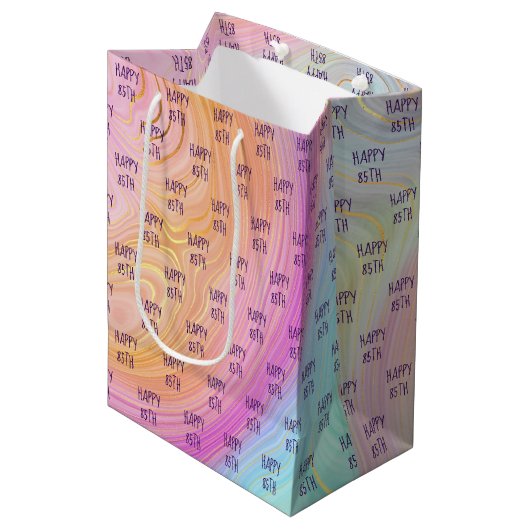 Pasteelregenboog 85th Birthday Medium Gift Bag Cadeauzakje (Voorkant Gekanteld)